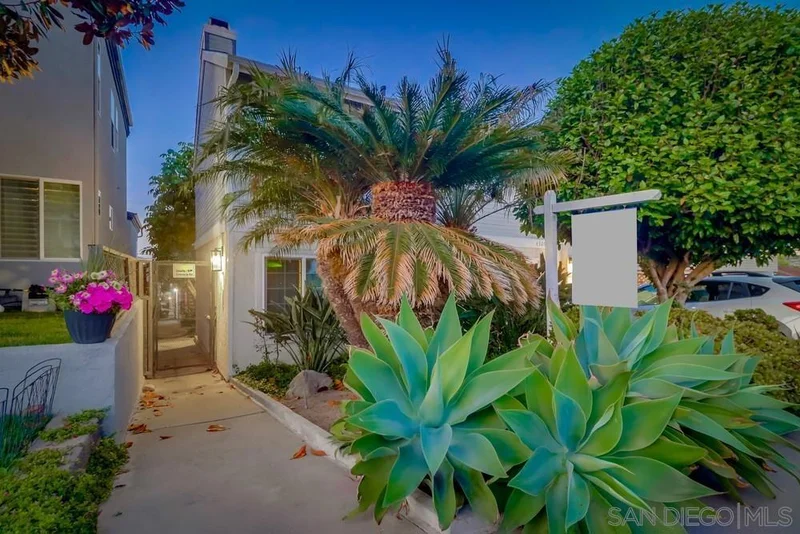 4320 Mentone St 4, San Diego, CA 92107