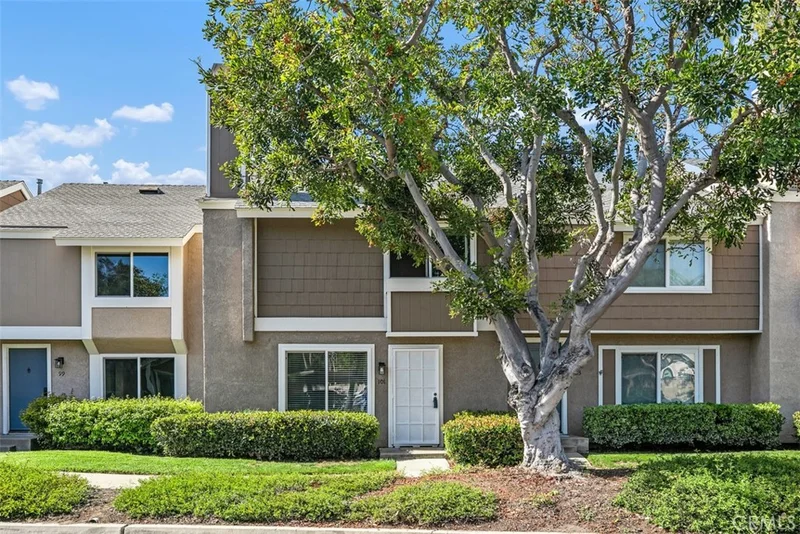 101 Briarwood 3, Irvine, CA 92604