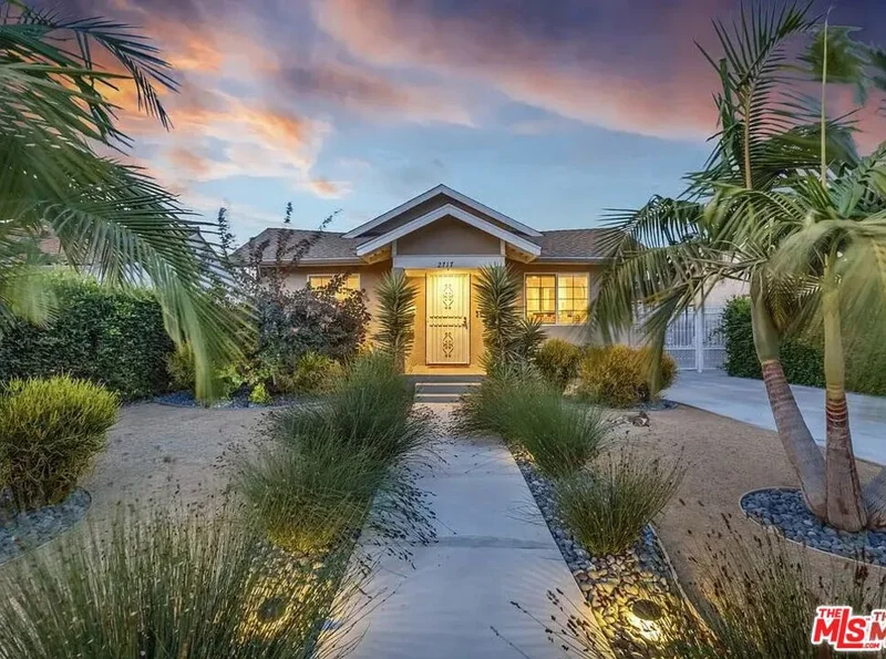2717 W 74th Street, Los Angeles, CA 90043