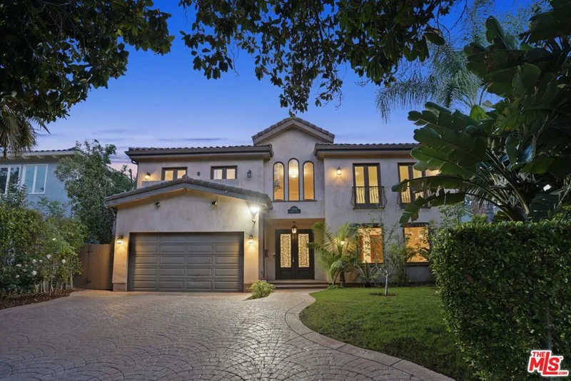 11566 Morrison Street, Valley Village, CA 91601