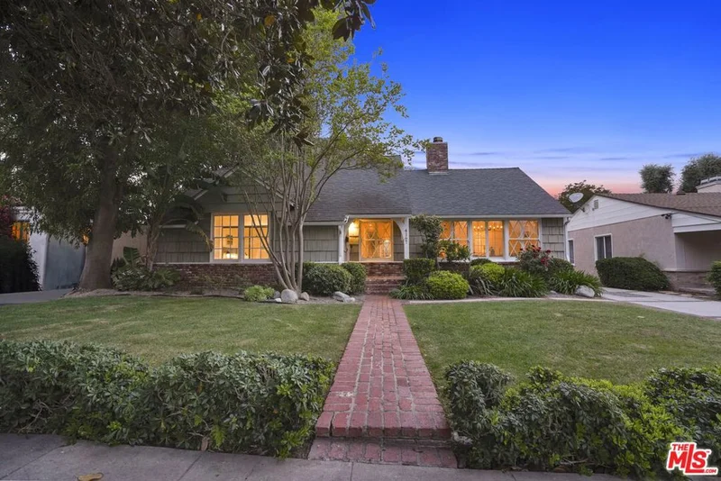 4167 Fulton Avenue, Sherman Oaks, CA 91423