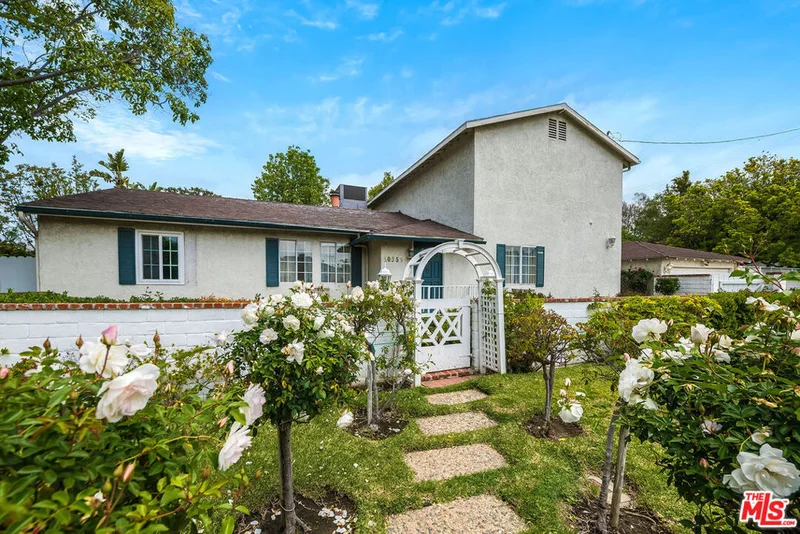 10355 Camarillo Street, Toluca Lake, CA 91602