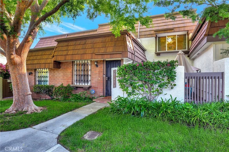 10145 Larwin Avenue 2, Chatsworth, CA 91311