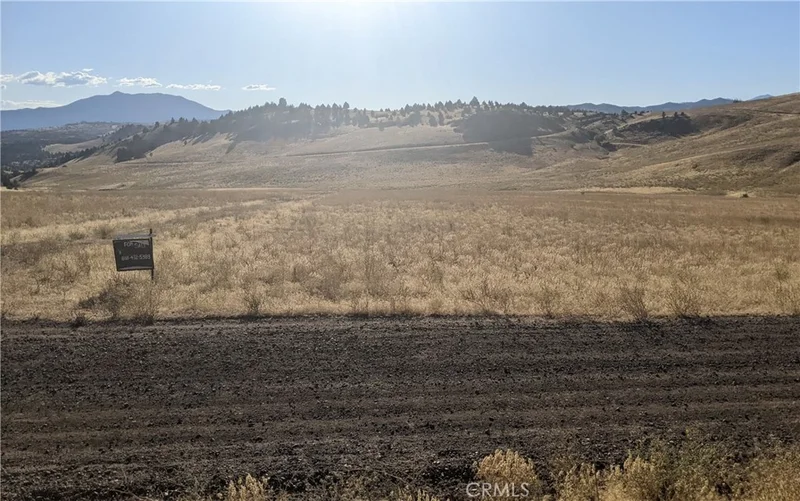 0 0, Hornbrook, CA 96044