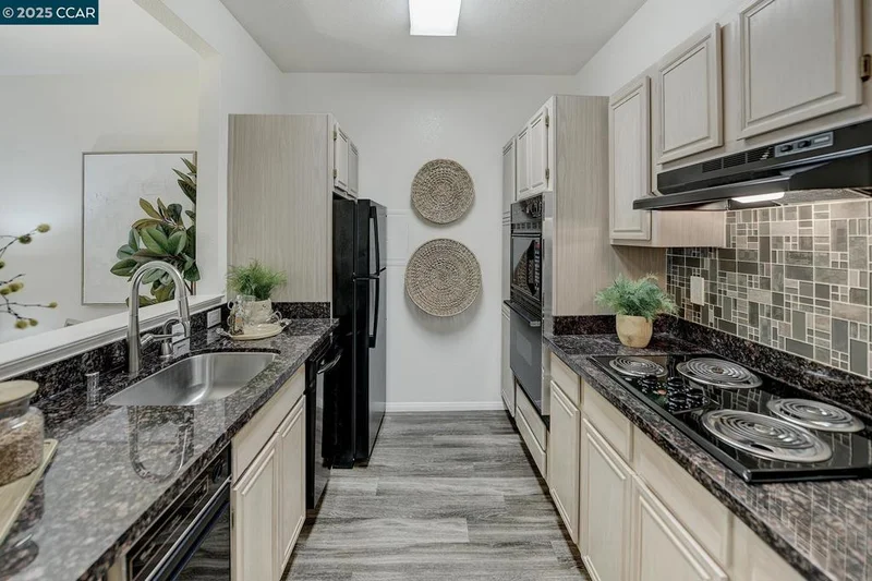 1860 Tice Creek 1146, Walnut Creek, CA 94595