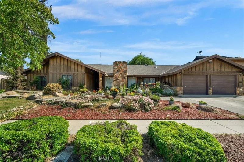 2537 W Verde Avenue