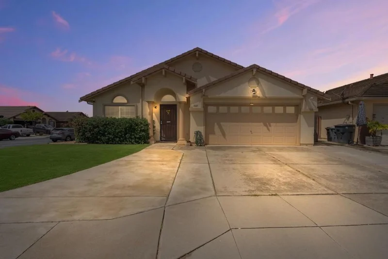 1001 Eagle Drive, Salinas, CA 93905
