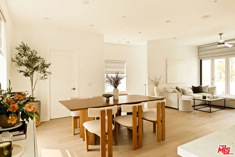 859 Hyperion Avenue, Los Angeles, CA 90029