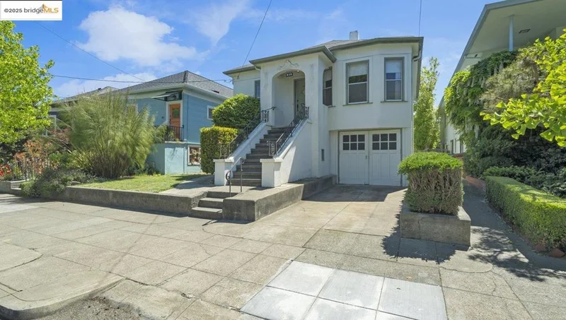 413 Cavour St, Oakland, CA 94618