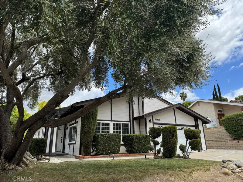 22479 Tula Drive, Saugus, CA 91350