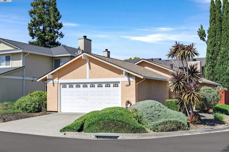 2280 Delucchi Dr, Pleasanton, CA 94588
