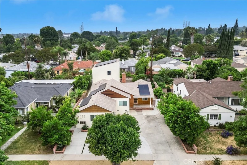 8957 Amigo Avenue, Northridge, CA 91324