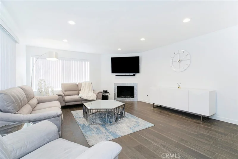 301 N Belmont Street 208, Glendale, CA 91206
