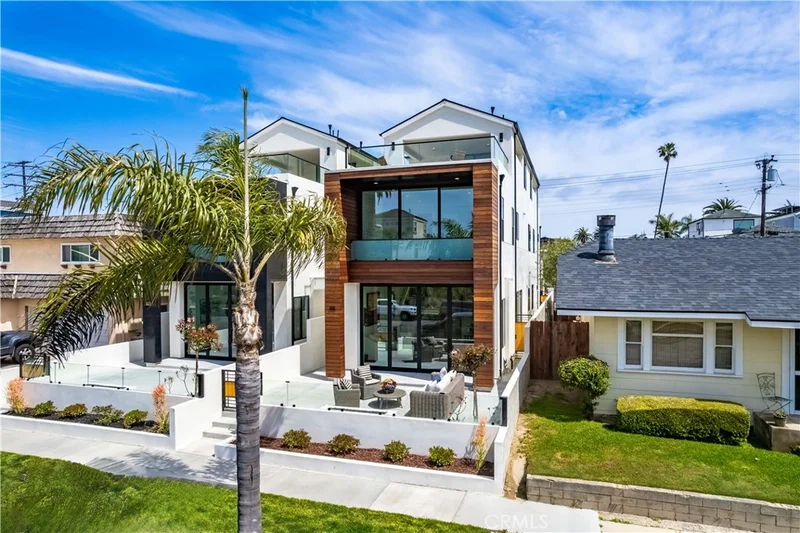 518 8th Street, Huntington Beach, CA 92648