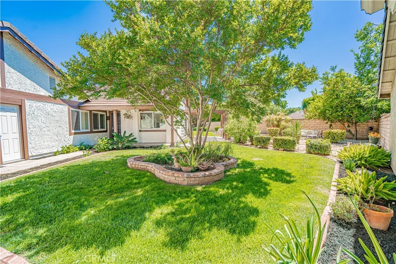 25556 Alesna Drive, Valencia, CA 91355