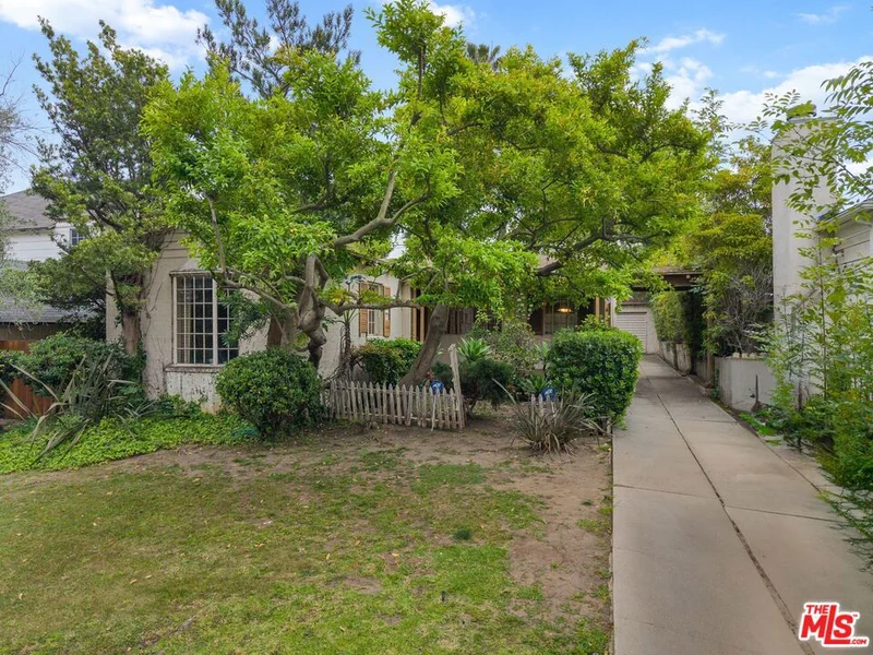10490 Lorenzo Place, Los Angeles, CA 90064