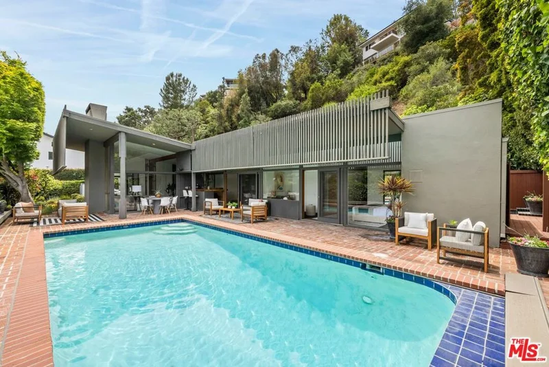 1001 Kenfield Avenue, Los Angeles, CA 90049