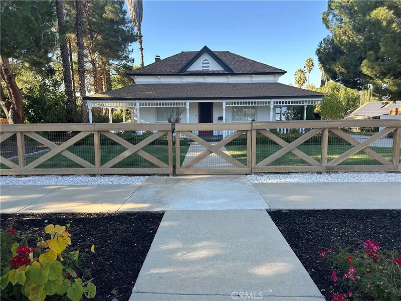 1226 W Olive Avenue, Redlands, CA 92373
