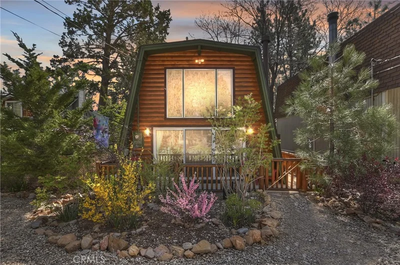 629 Cedar Lane, Sugarloaf, CA 92386