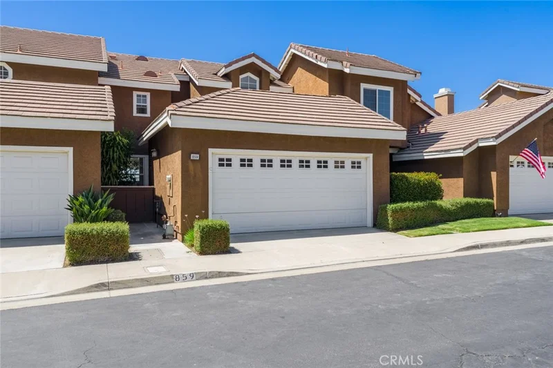 859 S Sapphire Lane, Anaheim Hills, CA 92807