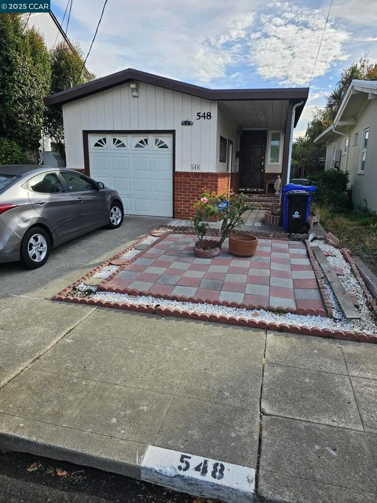 548 30th St, Richmond, CA 94804