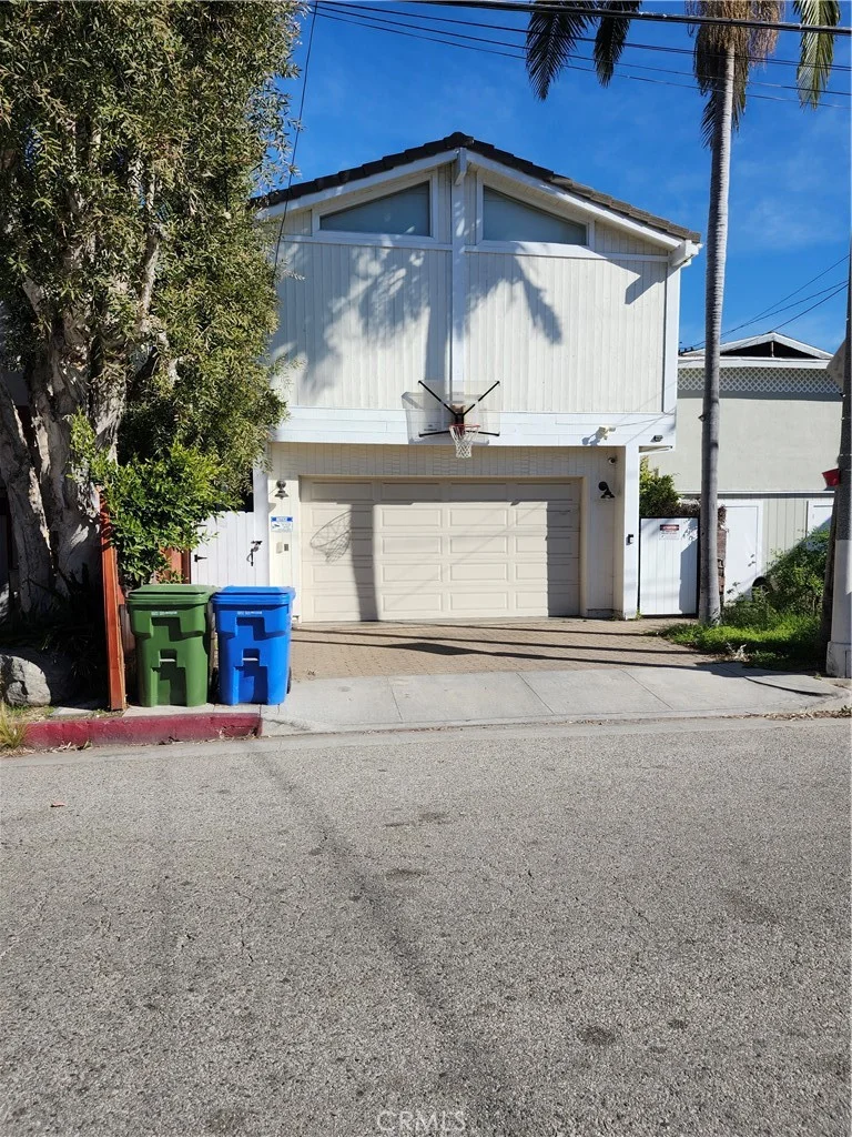 2704 Strongs Drive, Venice, CA 90291