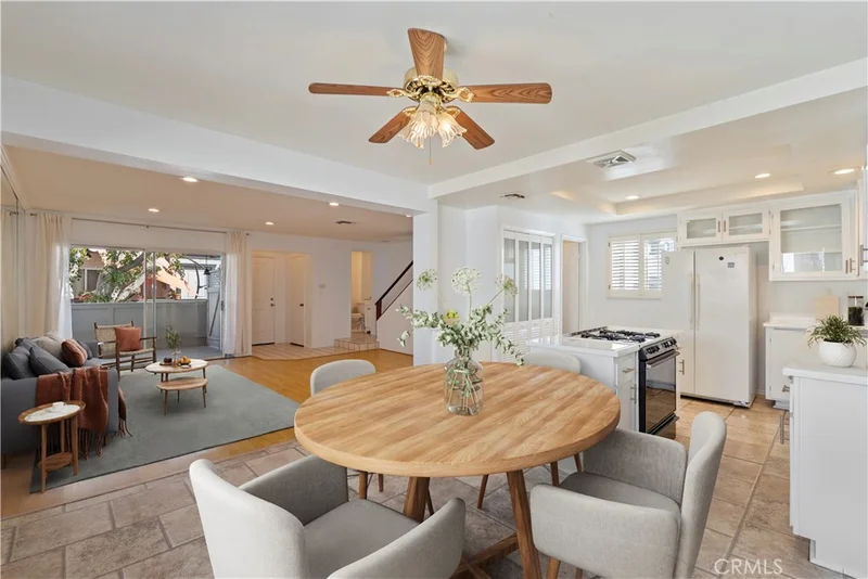 18550 Hatteras Street 66, Tarzana, CA 91356