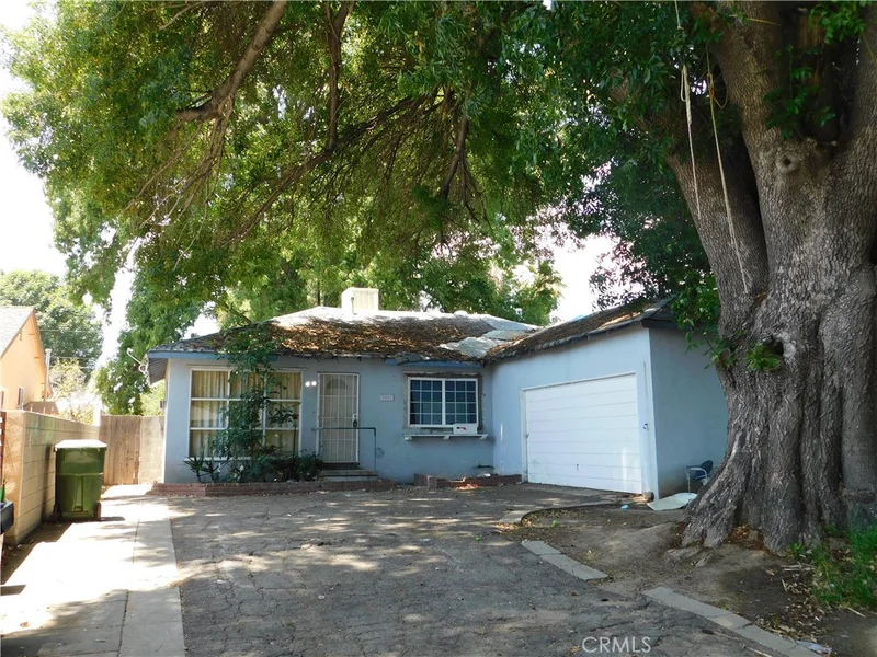 8553 Chimineas Avenue, Northridge, CA 91325