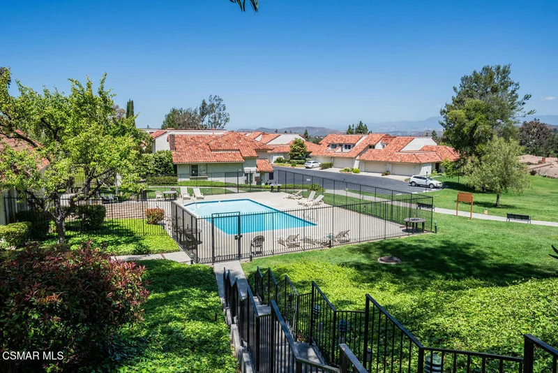 632 White Oak Lane, Newbury Park, CA 91320