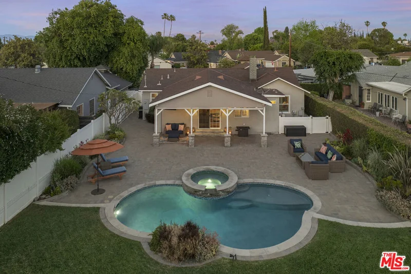 7715 Mcnulty Avenue, Winnetka, CA 91306