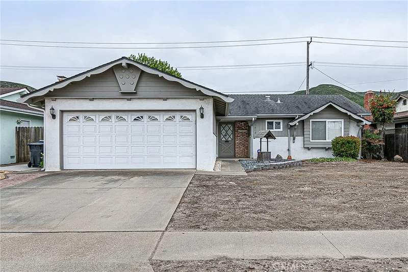 1012 W Lime Avenue, Lompoc, CA 93436
