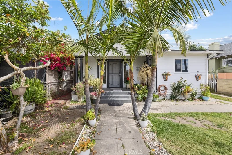 1123 W 56th Street, Los Angeles, CA 90037