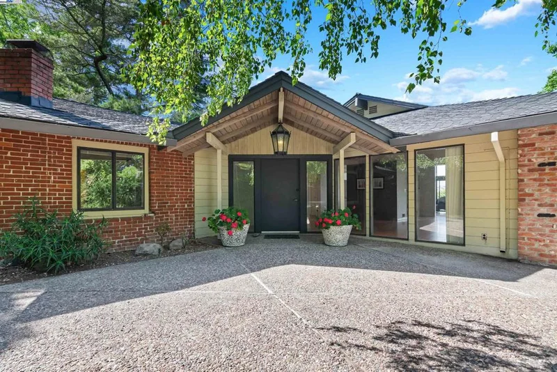 26 Marston Rd, Orinda, CA 94563