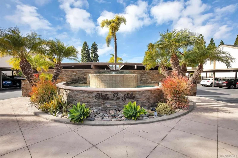 8536 Via Mallorca B, La Jolla, CA 92037