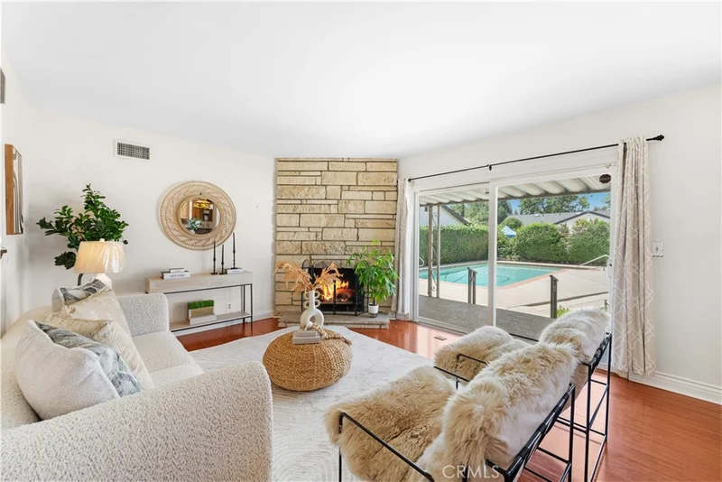 18633 Gledhill Street, Northridge, CA 91324