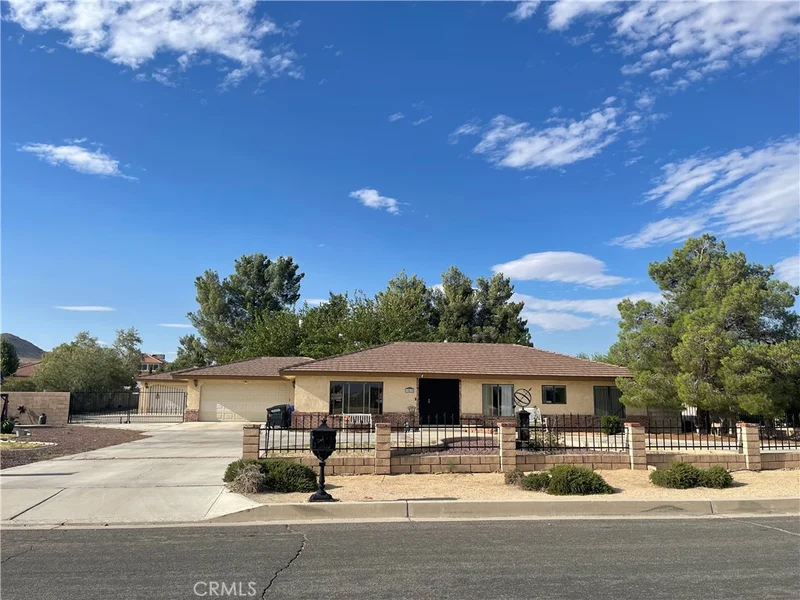 18428 Siskiyou Road, Apple Valley, CA 92307