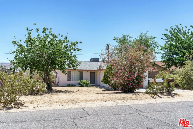 61751 Hilltop Drive, Joshua Tree, CA 92252