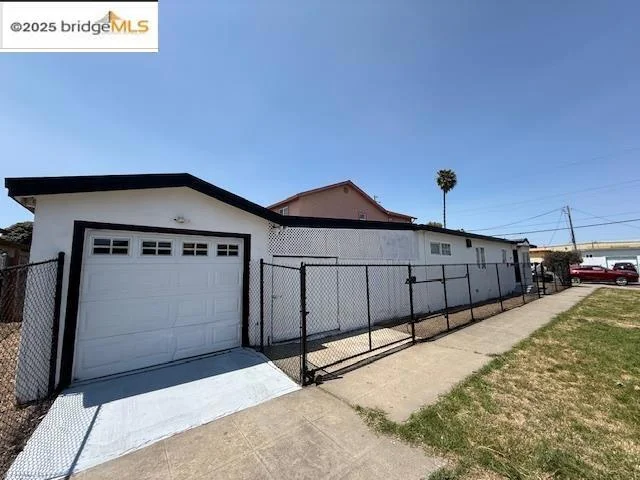 301 S 24th St, Richmond, CA 94804