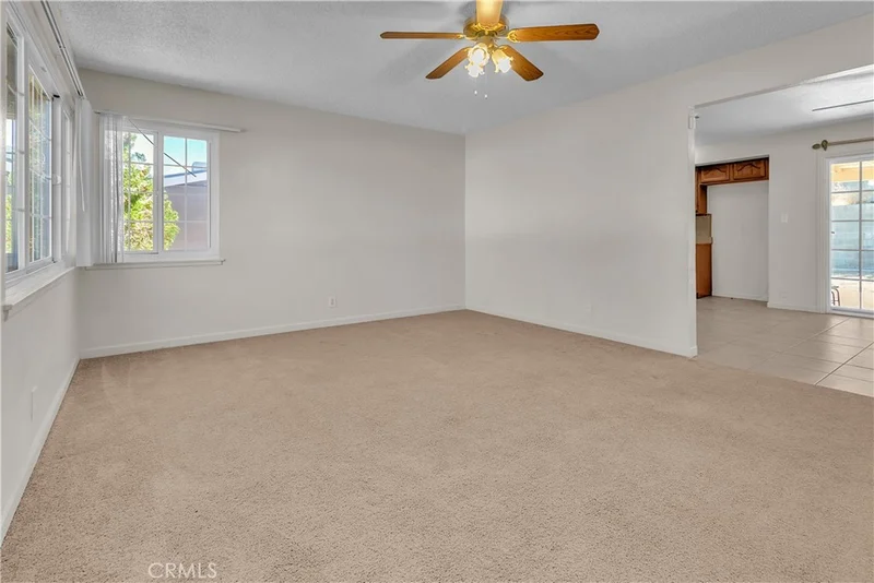 560 E Mountain View St, Barstow, CA 92311