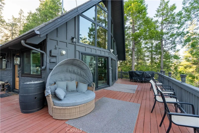 553 Pioneer Road, Lake Arrowhead, CA 92352