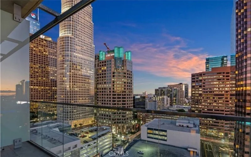 889 Francisco Street 2801, Los Angeles, CA 90017