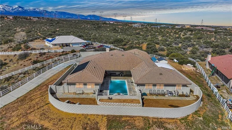 10180 Buffalo Road, Oak Hills, CA 92344