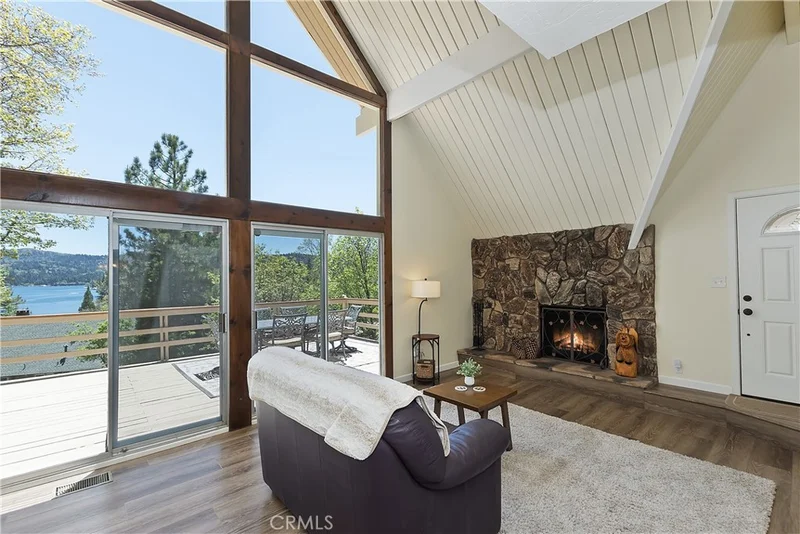 27559 North Bay, Lake Arrowhead, CA 92352