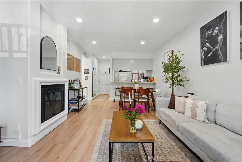 555 Maine Avenue 103, Long Beach, CA 90802