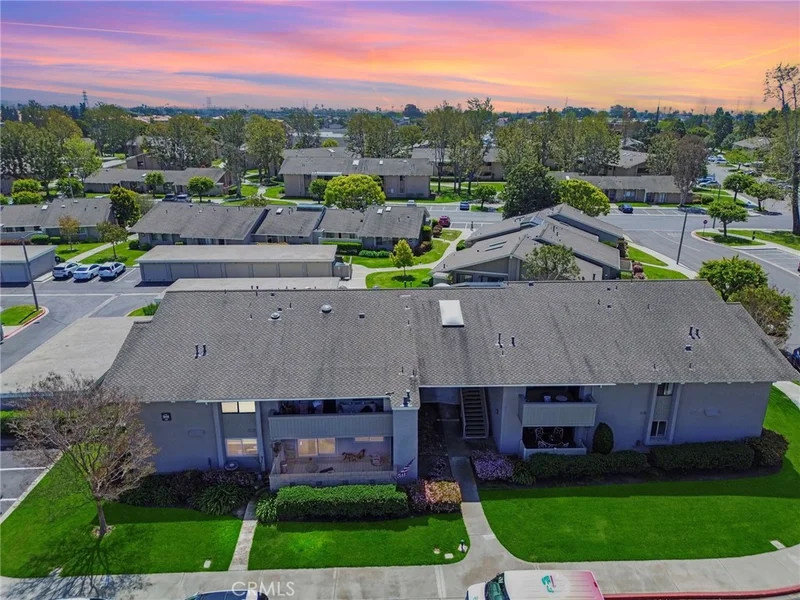 8866 Tulare Drive 301C, Huntington Beach, CA 92646