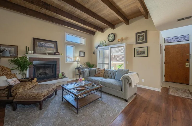 42 W San Joaquin Street 8, Salinas, CA 93901