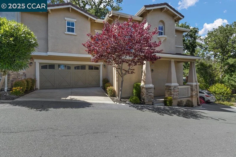 2299 Overlook Dr, Walnut Creek, CA 94597
