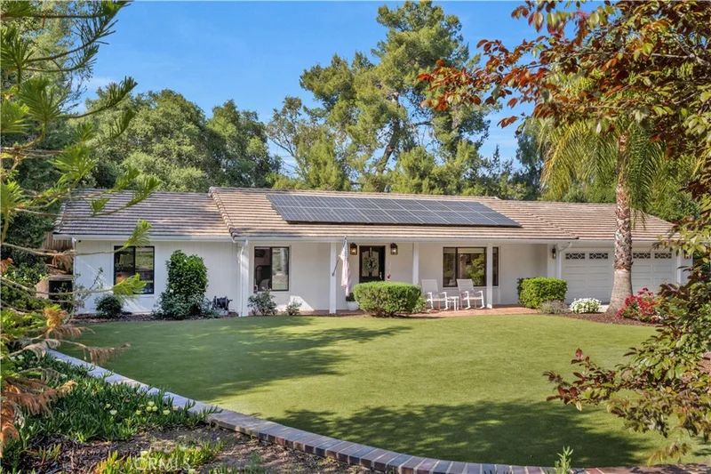 10136 Rancho Roble Road, Escondido, CA 92026