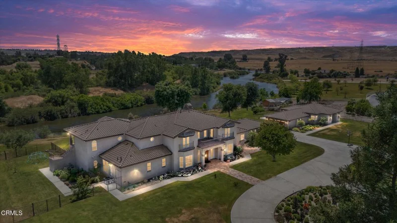 6301 Uplands Of The Kern Drive, Bakersfield, CA 93308