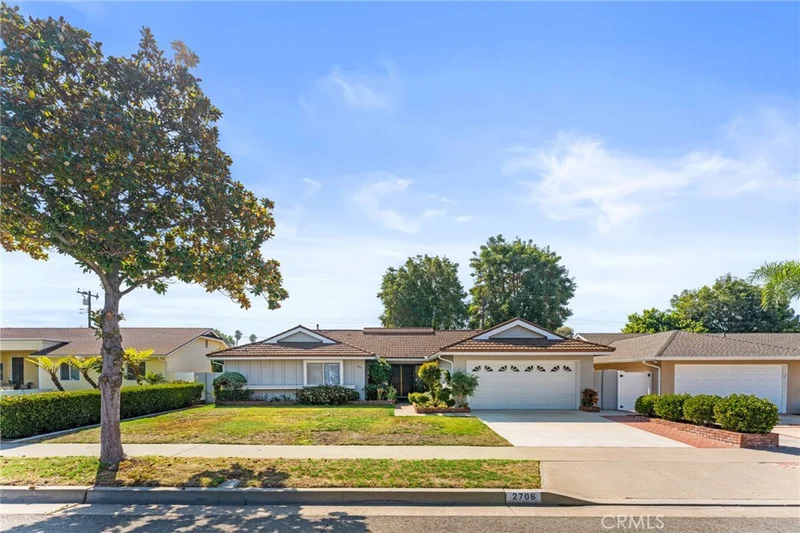 2706 E Athens Avenue, Orange, CA 92867